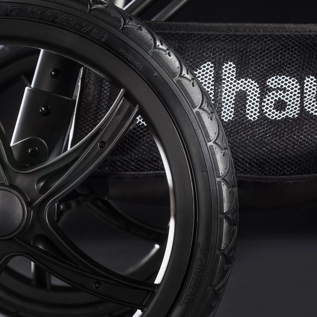 Hauck Runner Kinderwagen - Zwart/Neon Geel 15 Hauck Runner Kinderwagen - Zwart/Neon Geel - Afbeelding 13