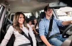 Merkloos Luxe Gordelhoes - Auto Gordelbeschermer - Gordelkussen - Zwart - 2 Stuks Gordelbeschermers -Babyreizen 1200x772