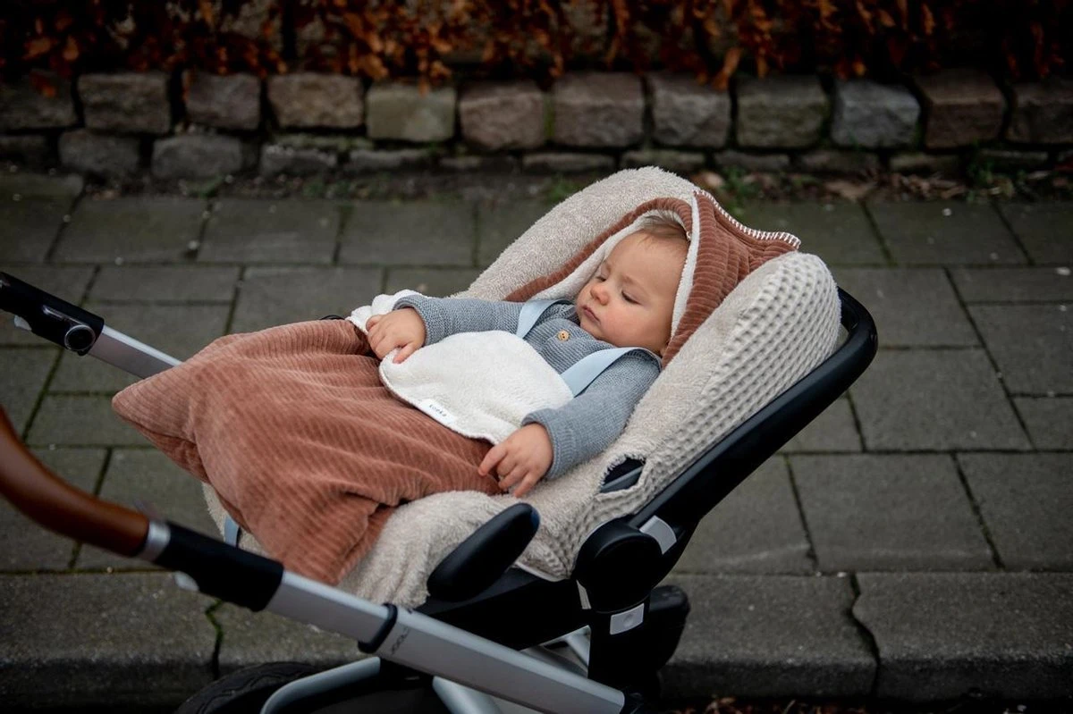Koeka Hoes Voor Baby Autostoel 0+ Antwerp - Zand 4 Koeka Hoes Voor Baby Autostoel 0+ Antwerp - Zand - Afbeelding 2