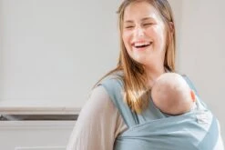 Babylonia - Tricot-Slen Organic - Draagdoek Baby - Silver Blue -Babyreizen 1200x800 129