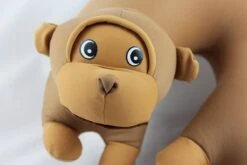 Cuddlebug U-shape Kussen | Aap | Knuffel | Kinderen 13 Cuddlebug U-shape Kussen | Aap | Knuffel | Kinderen -Babyreizen 1200x800 21