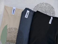 Cuddie Baby Draagdoek - Premium Organic Baby Draagdoek Gemaakt Van Bio Katoen - Newborns Tot 15 Kg - Baby Cadeau - Met Wenskaart - Sand -Babyreizen 1200x901 2