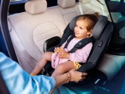 Maxi-Cosi Mica I-Size Autostoeltje - 360° Draaibaar - Authentic Black -Babyreizen 1200x909