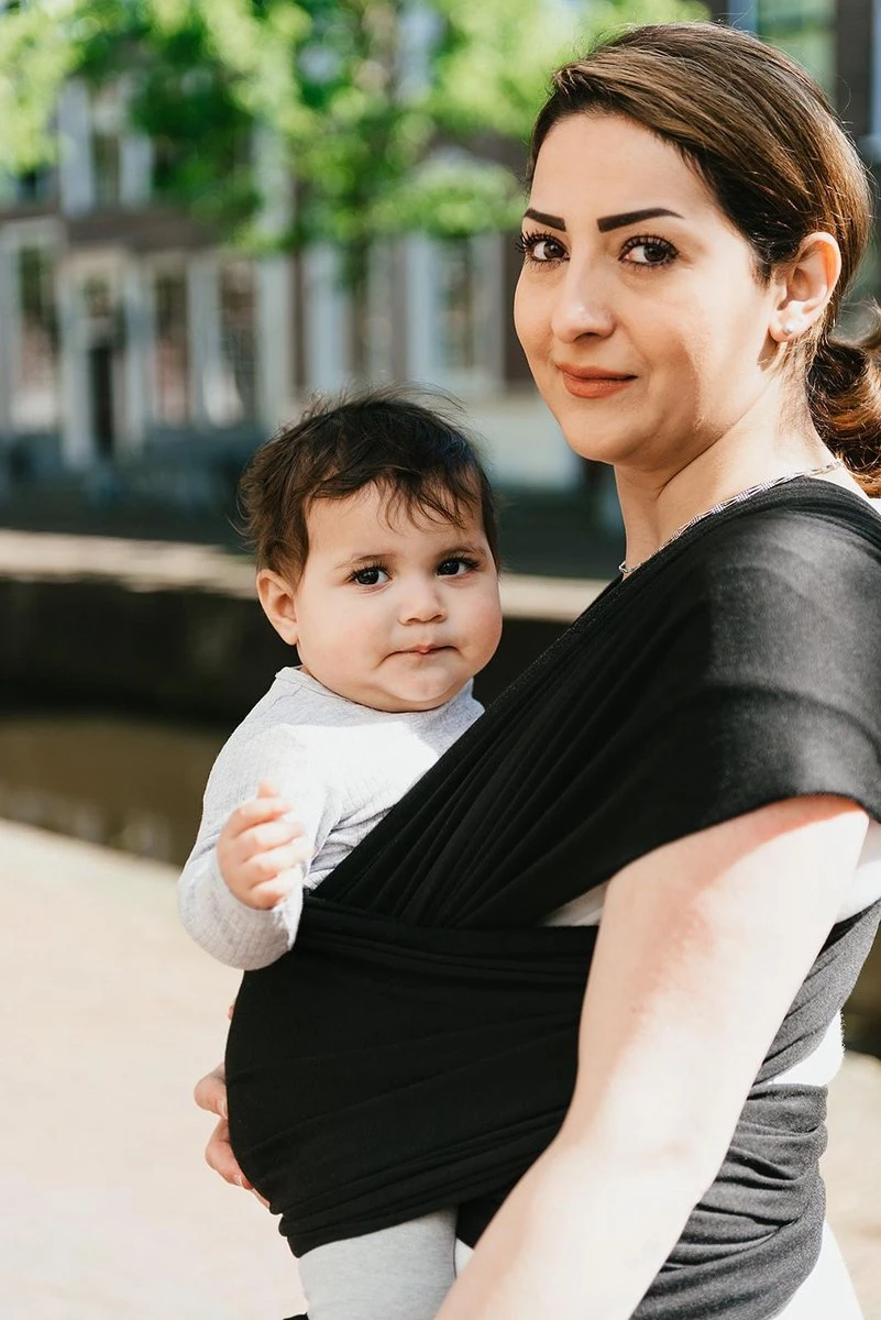 Baby Garden Draagdoek Zwart - Ergonomisch - Original - Gratis Slabbetje 7 Baby Garden Draagdoek Zwart - Ergonomisch - Original - Gratis Slabbetje - Afbeelding 5