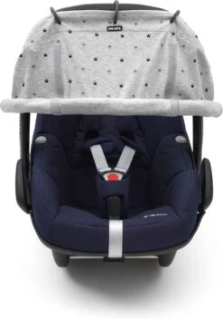 Dooky Universal Cover Zonnescherm Kinderwagen - Light Grey Crowns 17 Dooky Universal Cover Zonnescherm Kinderwagen - Light Grey Crowns -Babyreizen 841x1200 2