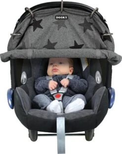 Dooky Universal Cover Zonnescherm Kinderwagen - Grey Stars 22 Dooky Universal Cover Zonnescherm Kinderwagen - Grey Stars -Babyreizen 950x1200 1